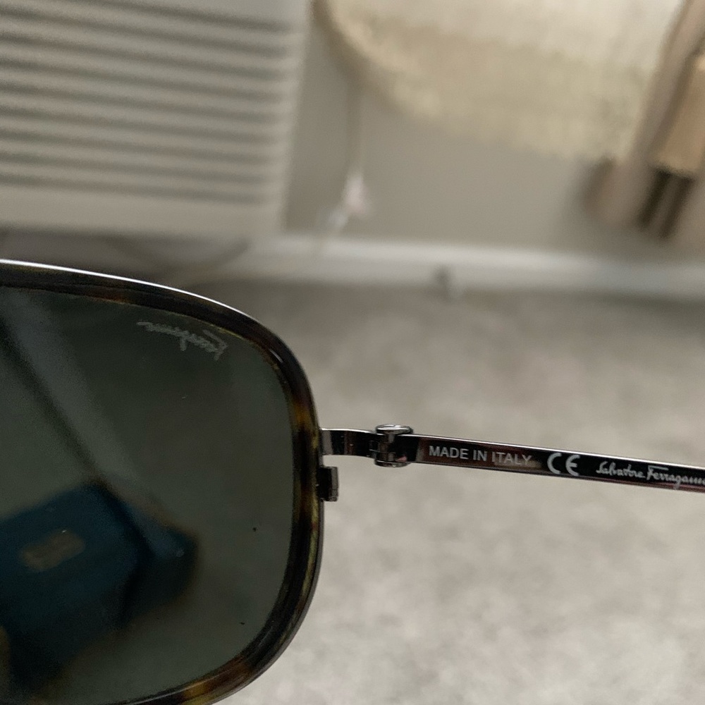 100%Salvatore Ferragamo SF203S Sunglasses men or